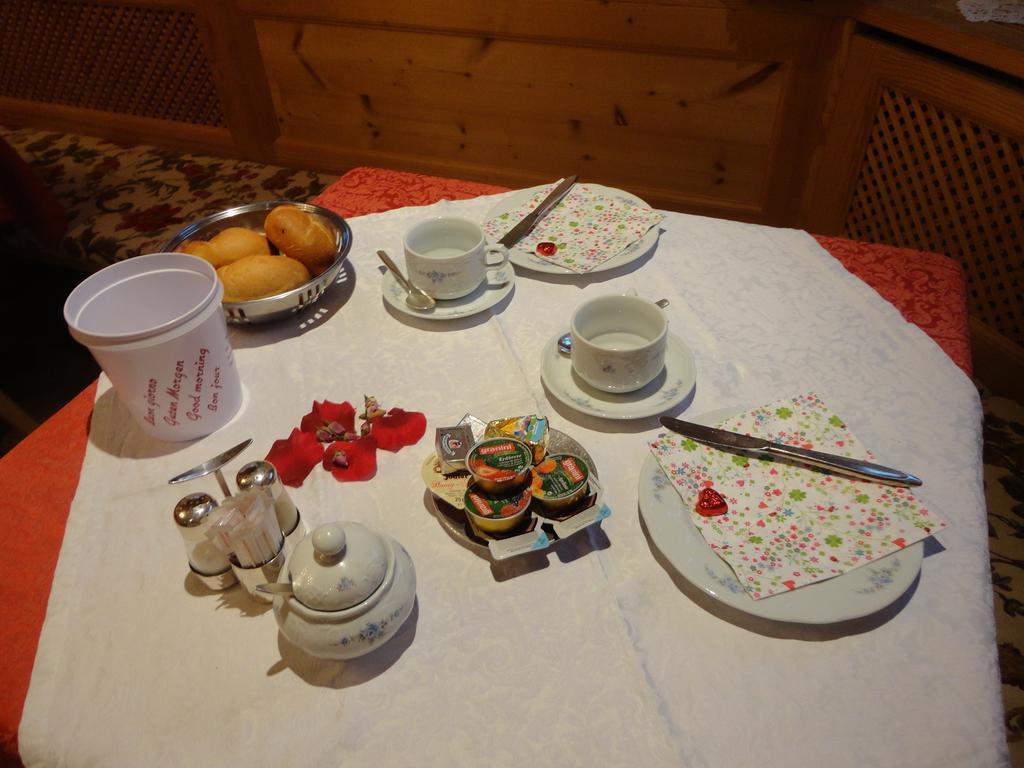 Bed and Breakfast Garni Crepaz Сельва-ди-Валь-Гардена Экстерьер фото