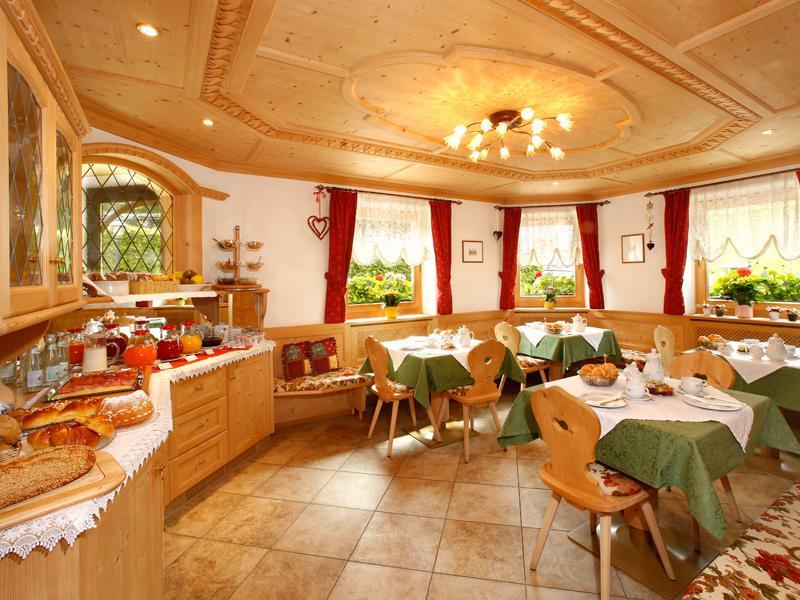 Bed and Breakfast Garni Crepaz Сельва-ди-Валь-Гардена Экстерьер фото