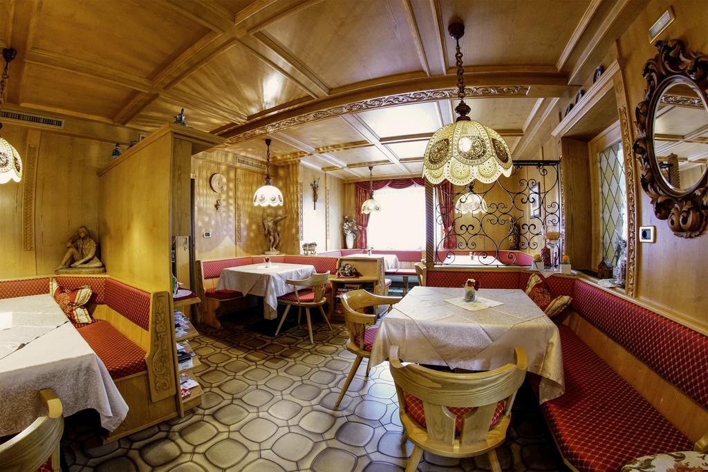 Bed and Breakfast Garni Crepaz Сельва-ди-Валь-Гардена Экстерьер фото