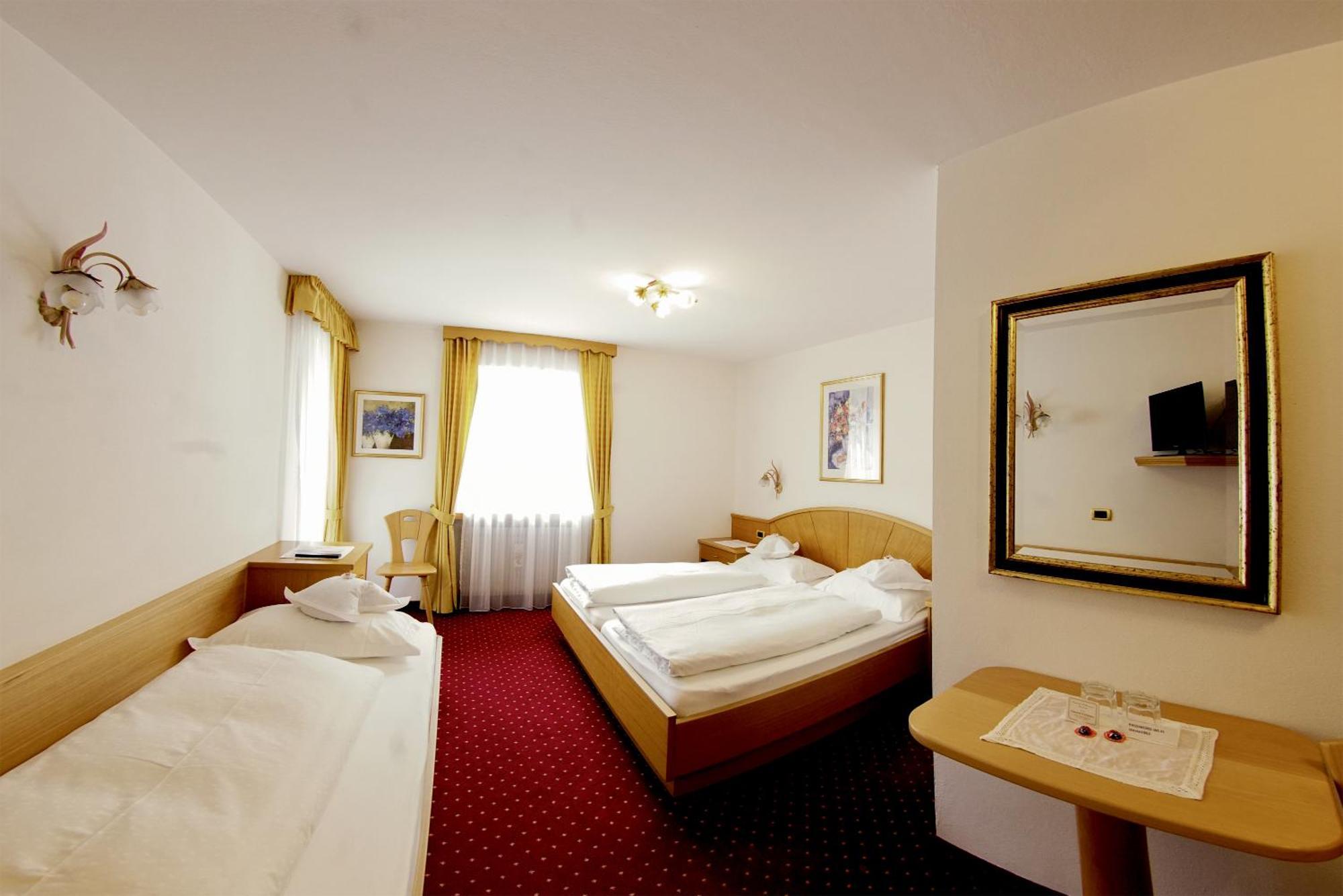 Bed and Breakfast Garni Crepaz Сельва-ди-Валь-Гардена Экстерьер фото