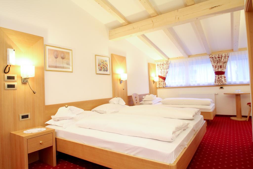 Bed and Breakfast Garni Crepaz Сельва-ди-Валь-Гардена Экстерьер фото