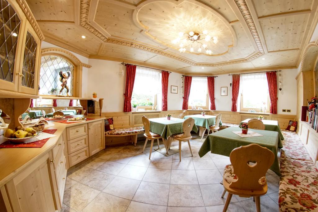 Bed and Breakfast Garni Crepaz Сельва-ди-Валь-Гардена Экстерьер фото